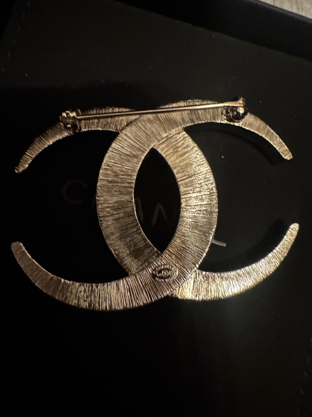 CHANEL Baguette Crystal Dubai CC Brooch Silver - Picture 6 of 7